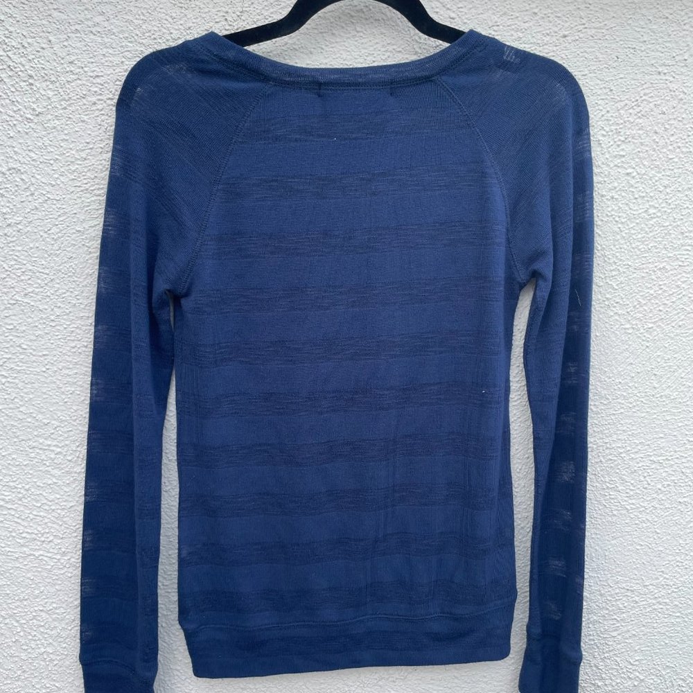 Women's Medium Active Basic Blue/Navy Striped She… - image 2